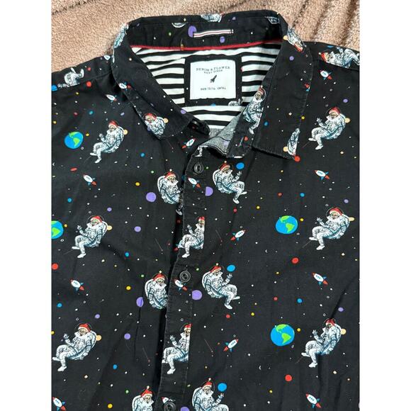 Denim & Flower Astronaut Santa Christmas Button Up Size 13/14 Black Short Sleeve - Picture 4 of 5